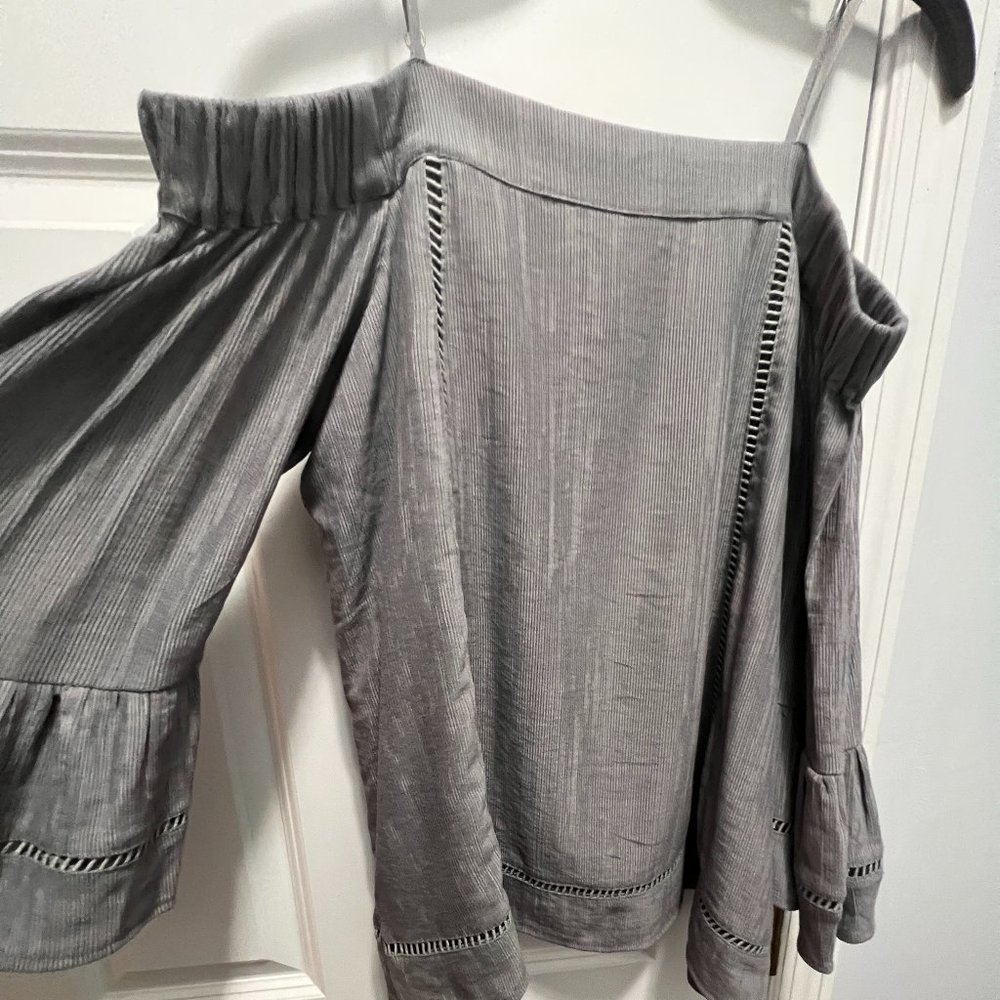 Jade size small gray top